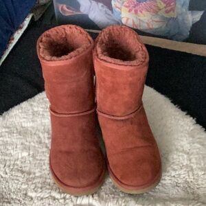 EUC UGG Classic Short Rust